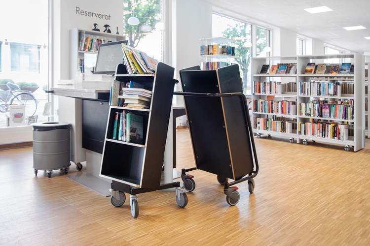 Möbelfakta-certificeret Halland bogvogn - Plus Design